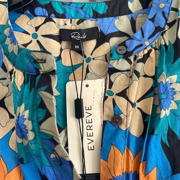 Evereve button up floral blouse - Picture 3 of 3